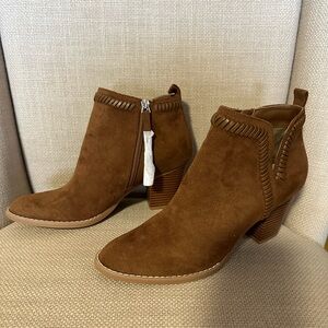 DV Dolce Vita booties NWOT